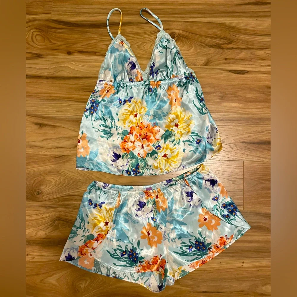 ~ Lilac & Lavender Satin Pajama Set ~ - Picture 1 of 6